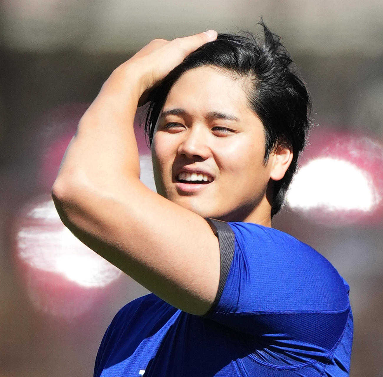 ベルトに絡まるドジャース大谷（撮影・菅敏）
