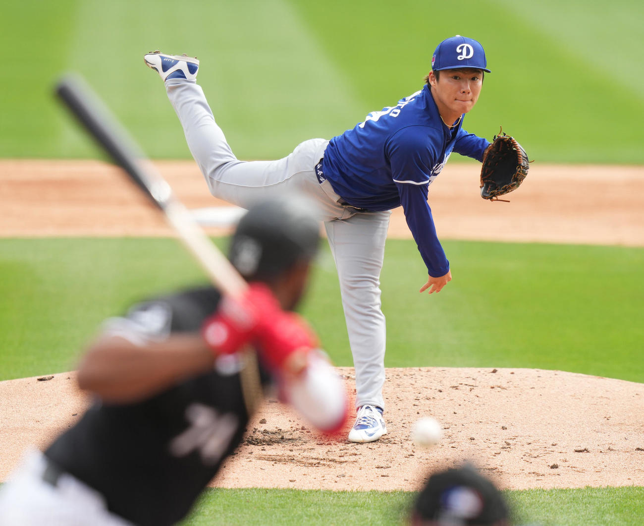 ホワイトソックス戦に先発し、3回を投げ6安打5失点のドジャース山本（撮影・菅敏）