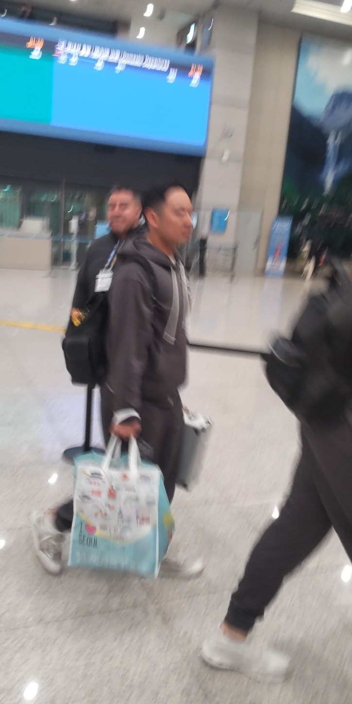 15日1時過ぎに韓国の仁川国際空港に到着したパドレスの松井裕樹投手