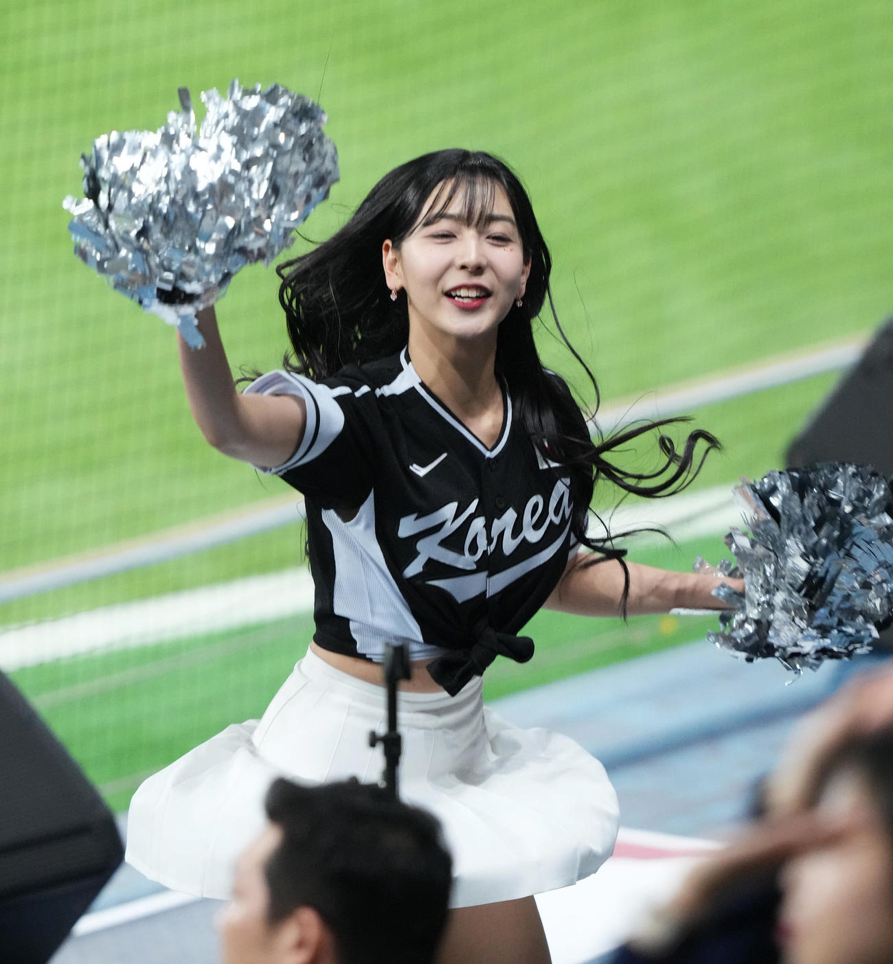 パドレス対韓国　スタンドを盛り上げる韓国チア（撮影・菅敏）