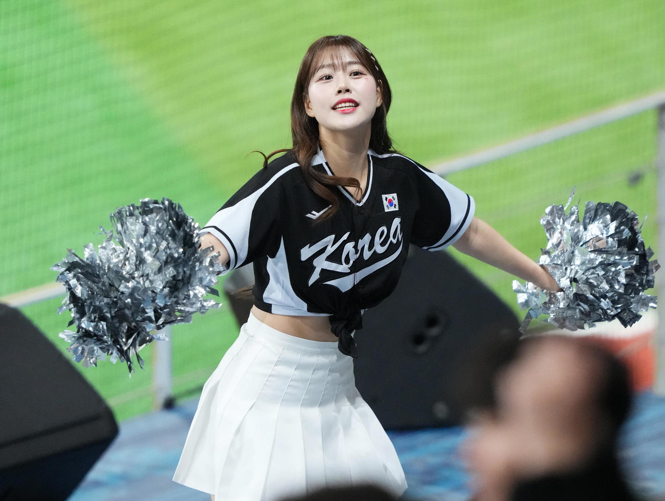 パドレス対韓国　スタンドを盛り上げる韓国チア（撮影・菅敏）
