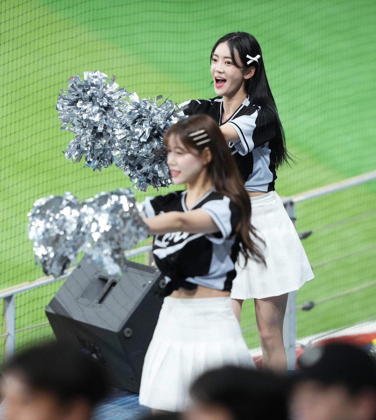 パドレス対韓国　スタンドを盛り上げる韓国チア（撮影・菅敏）