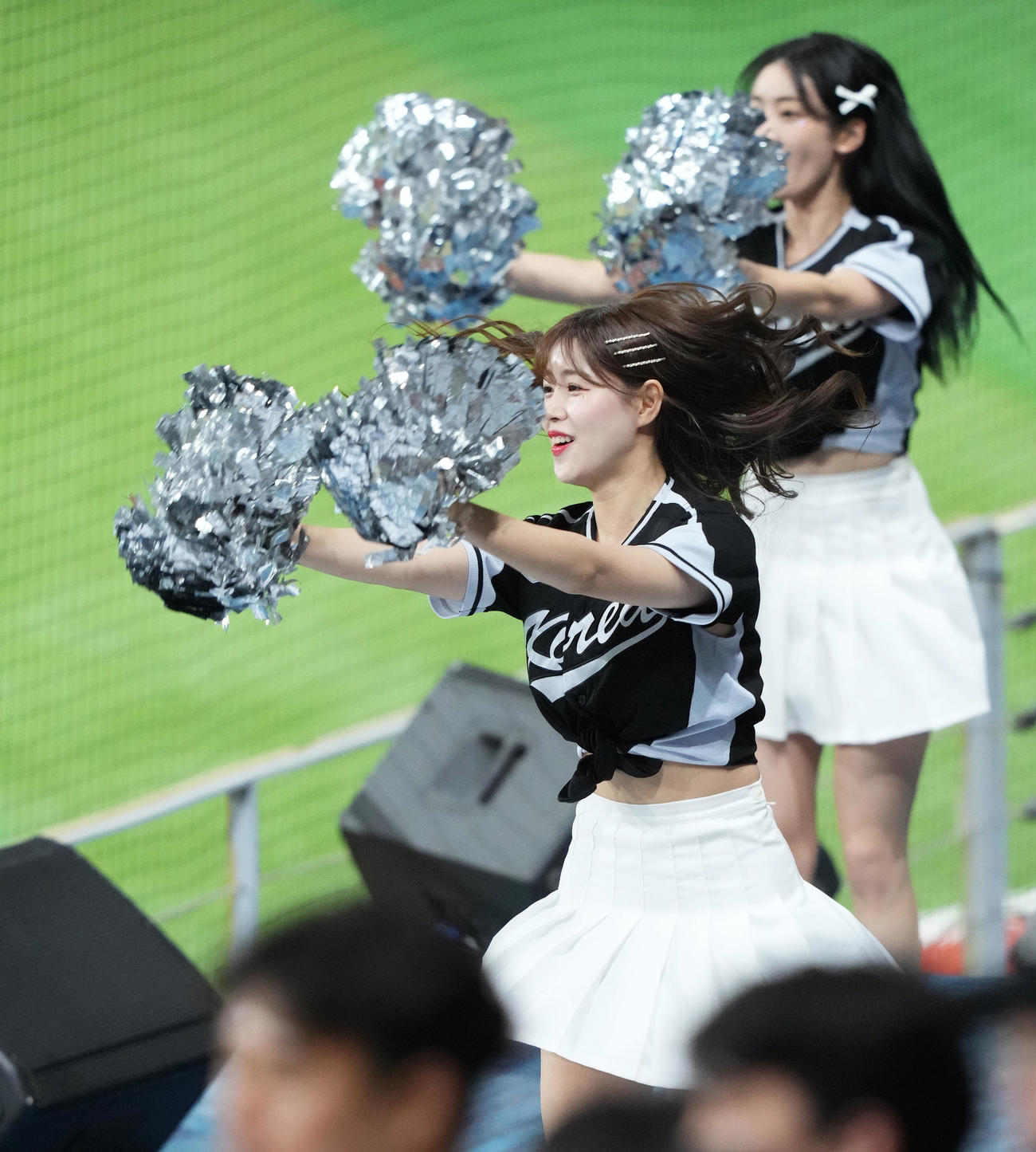 パドレス対韓国　スタンドを盛り上げる韓国チア（撮影・菅敏）