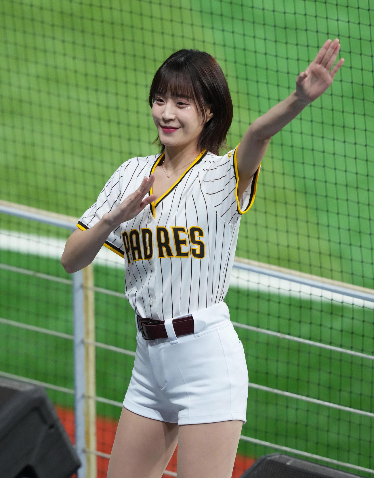 パドレス対韓国　観客を盛り上げるパドレスのチア（撮影・菅敏）