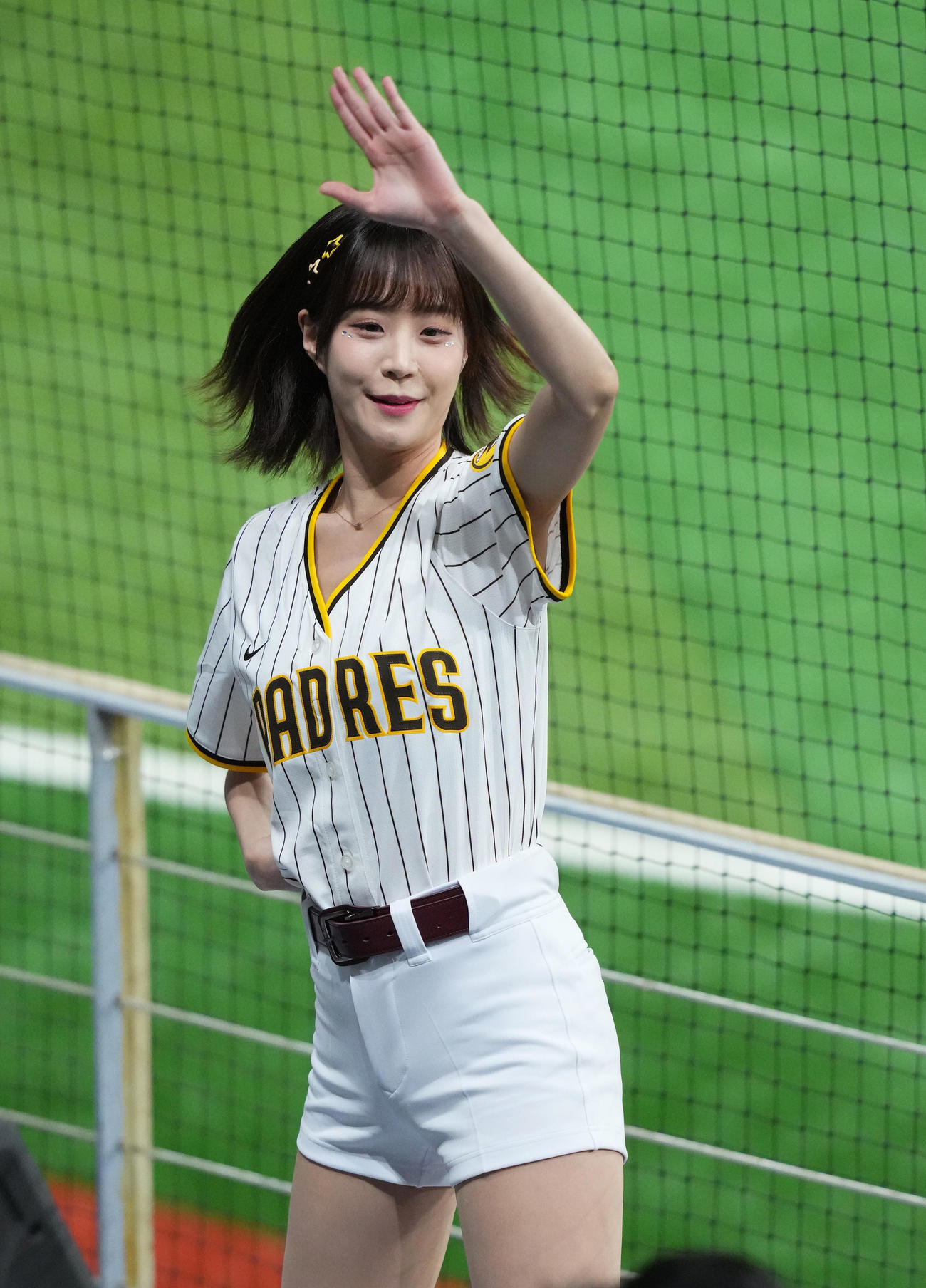 パドレス対韓国　スタンドを盛り上げるパドレスチア（撮影・菅敏）