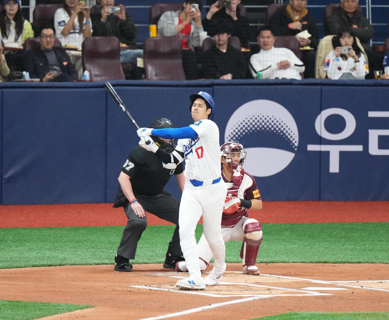 キウム対ドジャース　1回表ドジャース1死、空振りの三振に倒れる大谷（撮影・菅敏）