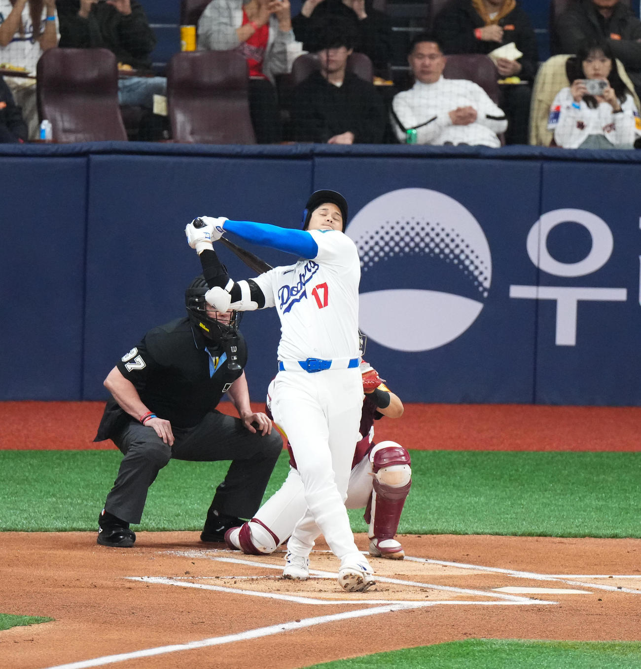 キウム対ドジャース　1回表ドジャース1死、空振りの三振に倒れる大谷（撮影・菅敏）
