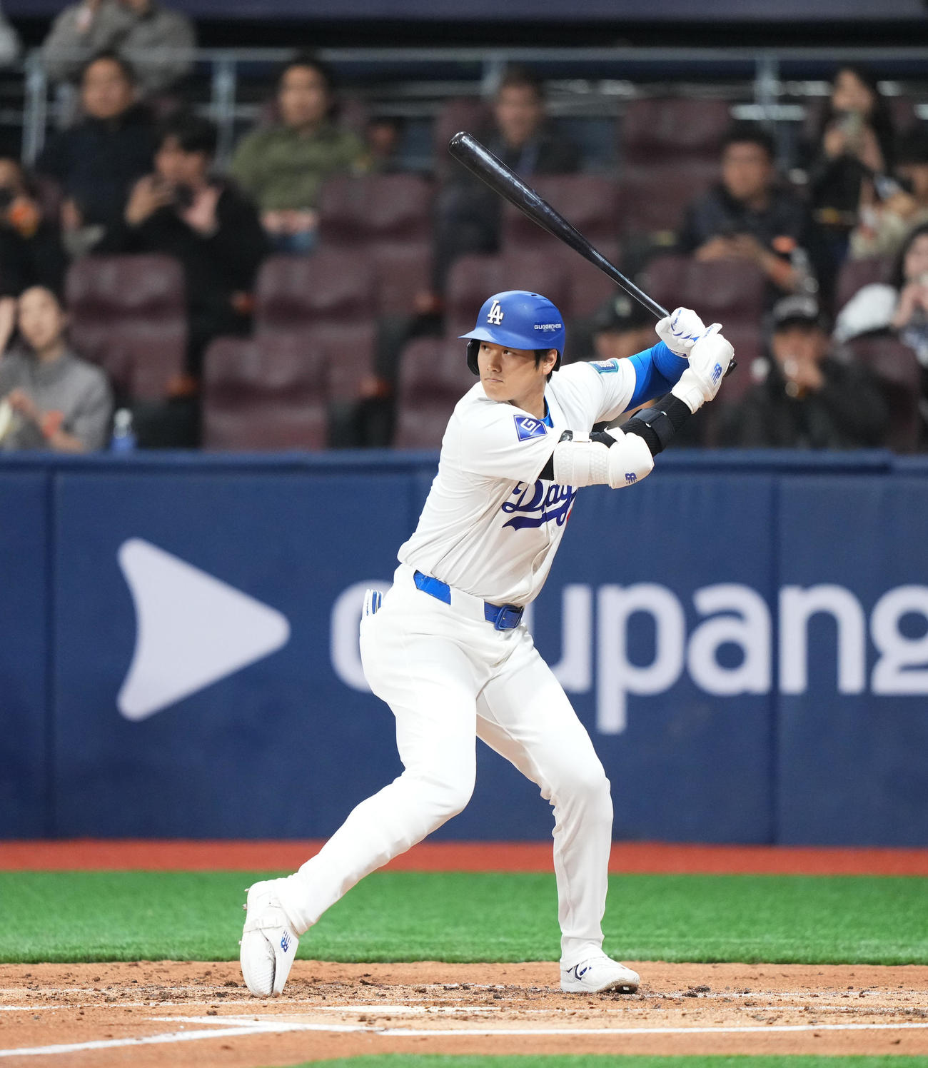 キウム対ドジャース　2回表ドジャース1死一、三塁、打席で構える大谷（撮影・菅敏）