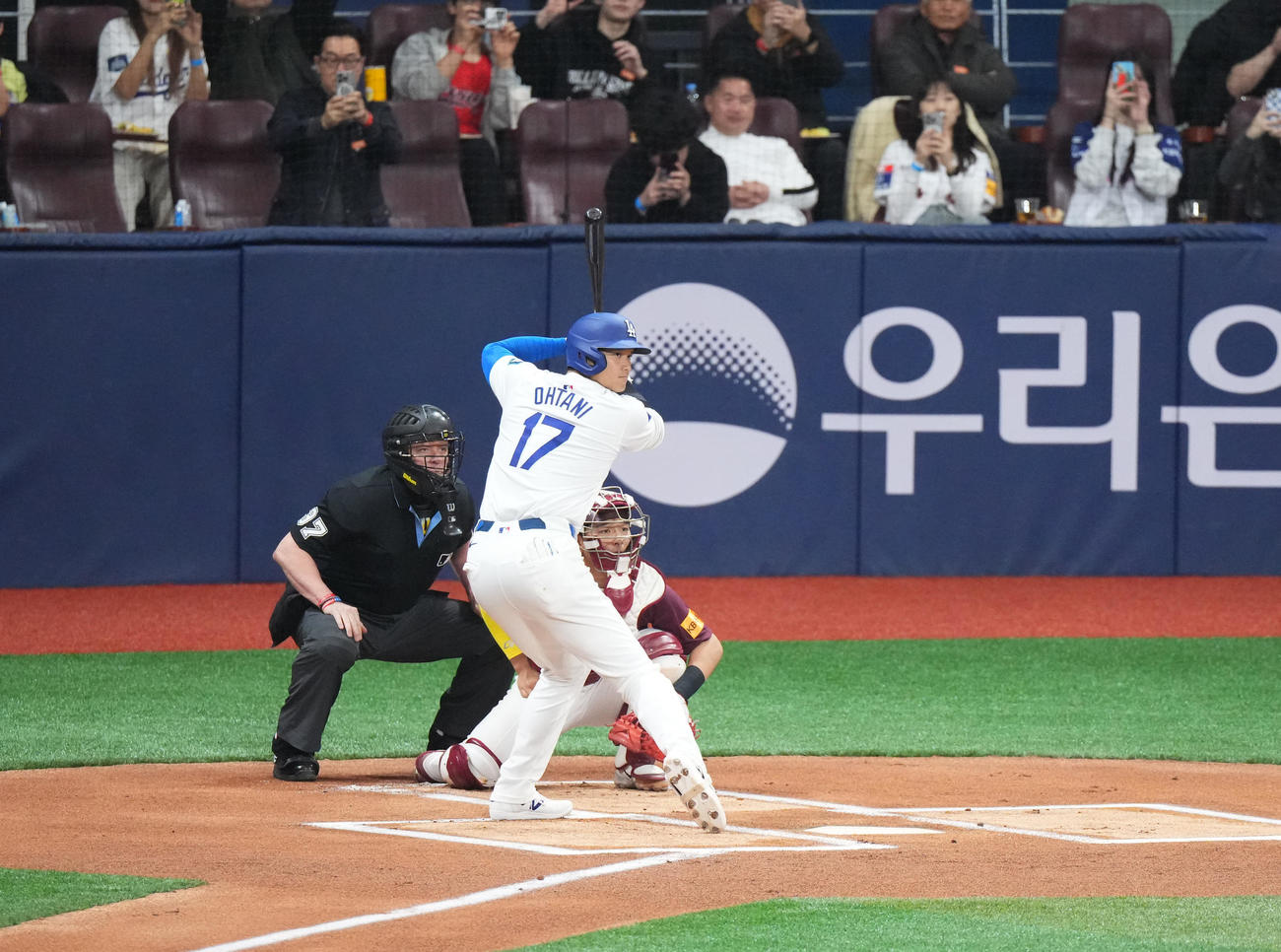 キウム対ドジャース　1回表ドジャース1死、打席で構える大谷（撮影・菅敏）