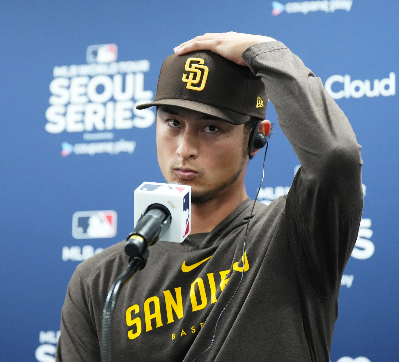 会見で開幕戦への抱負を話すパドレス・ダルビッシュ（撮影・菅敏）
