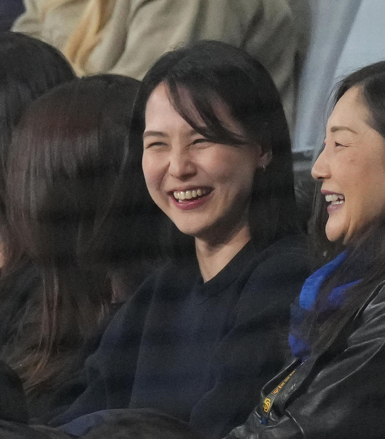 ドジャース対韓国代表　スタンドから見守る真美子夫人（撮影・菅敏）