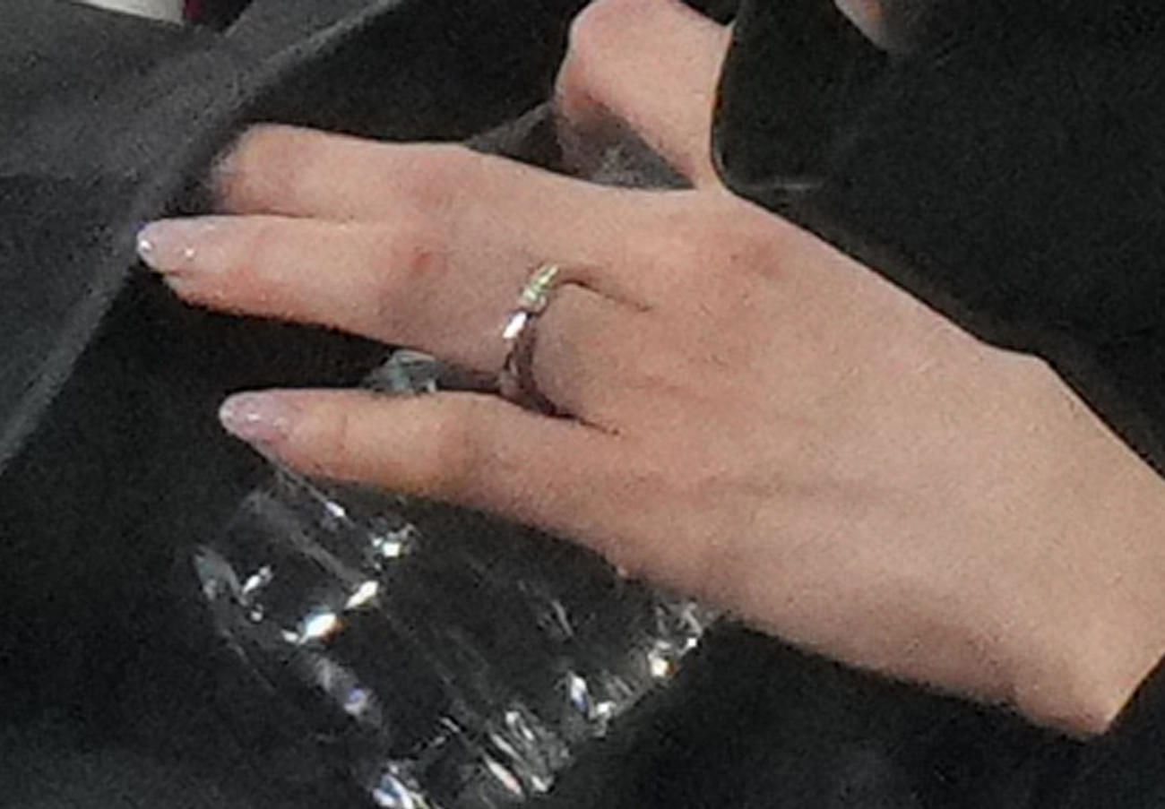 ドジャース対韓国代表　真美子夫人がつけている結婚指輪（撮影・菅敏）