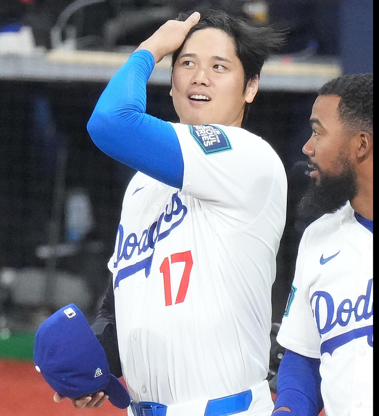 18日、ドジャース対韓国代表のセレモニーで笑顔を見せるドジャース大谷（撮影・菅敏）