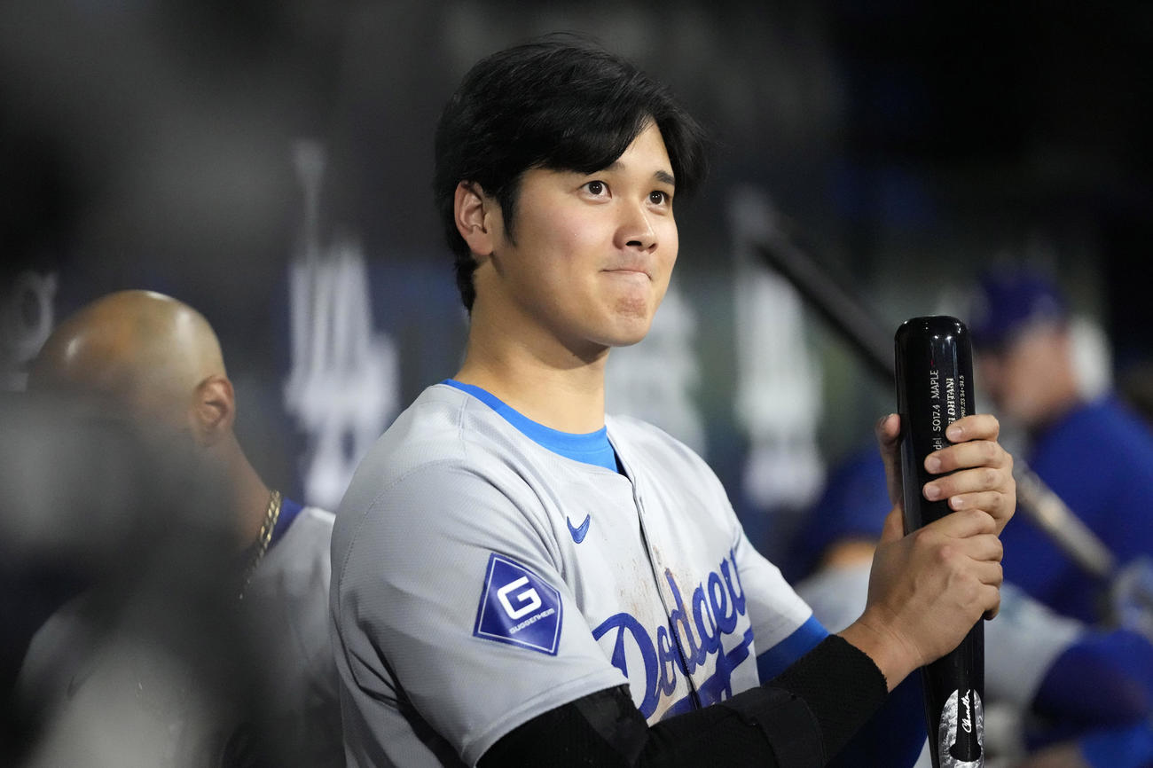 8回、左前適時打を放ったドジャース大谷翔平（AP）