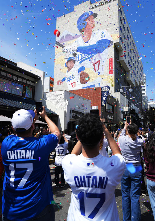 大谷翔平の巨大壁画がお披露目 LAの日本人街「リトル・トーキョー
