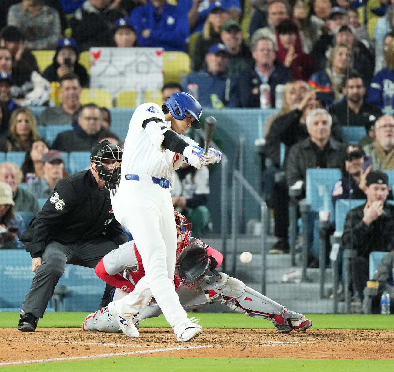 ドジャース対カージナルス　7回裏ドジャース2死、空振りの三振に倒れる大谷（撮影・菅敏）