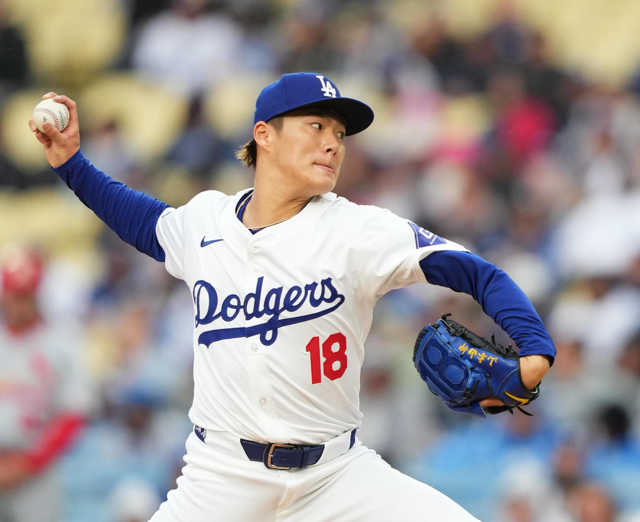 ドジャース対カージナルス　ホーム初先発し、力投するドジャース山本（撮影・菅敏）