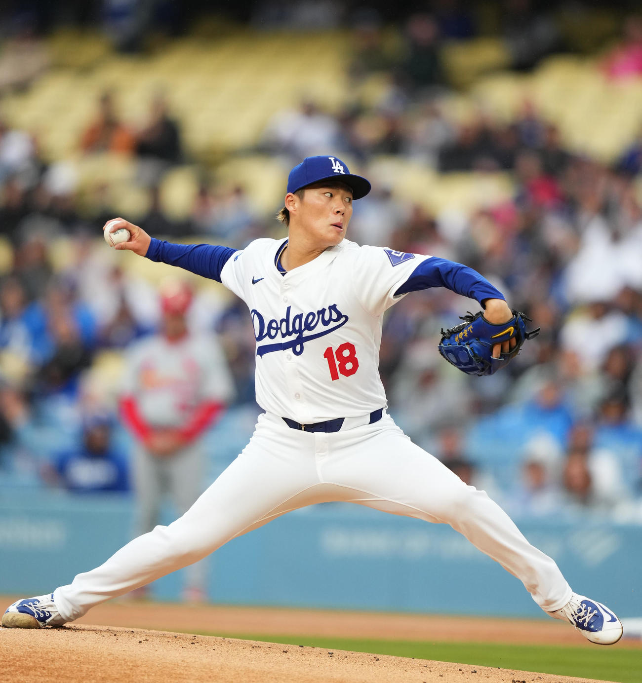ドジャース対カージナルス　ホーム初先発し、力投するドジャース山本（撮影・菅敏）