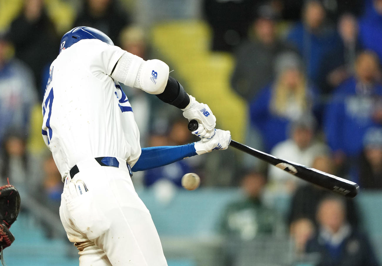 ドジャース対カージナルス　9回裏ドジャース1死、空振りの三振に倒れる大谷（撮影・菅敏）