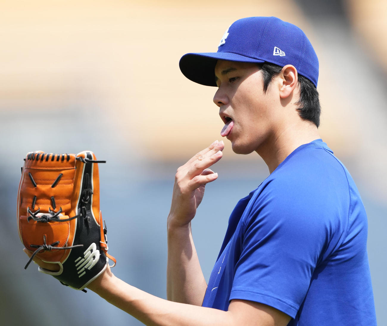 ドジャース対カージナルス　試合前、キャッチボールをするドジャース大谷（撮影・菅敏）