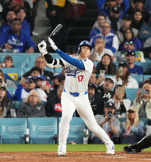 ドジャース対ジャイアンツ　5回裏ドジャース2死、左飛に倒れる大谷（撮影・菅敏）
