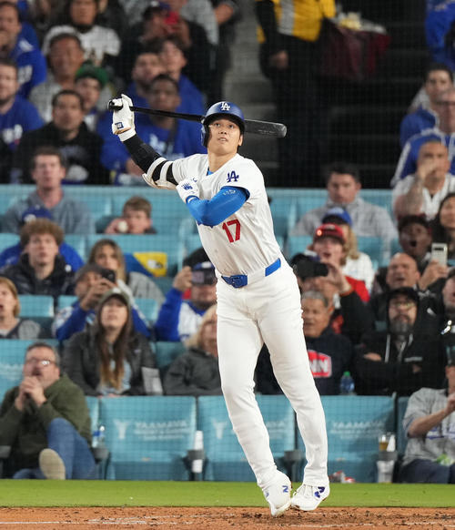 ドジャース対ジャイアンツ　5回裏ドジャース2死、左飛に倒れる大谷（撮影・菅敏）
