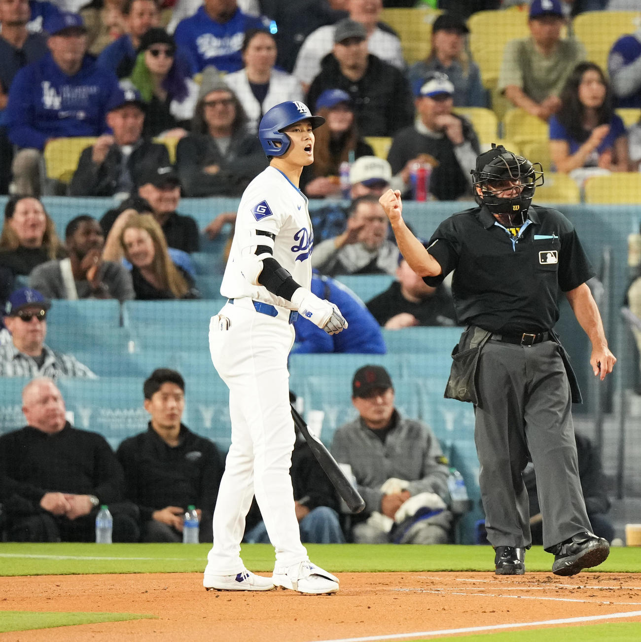 ドジャース対ジャイアンツ　1回裏ドジャース無死一塁、見逃しの三塁に倒れる大谷（撮影・菅敏）