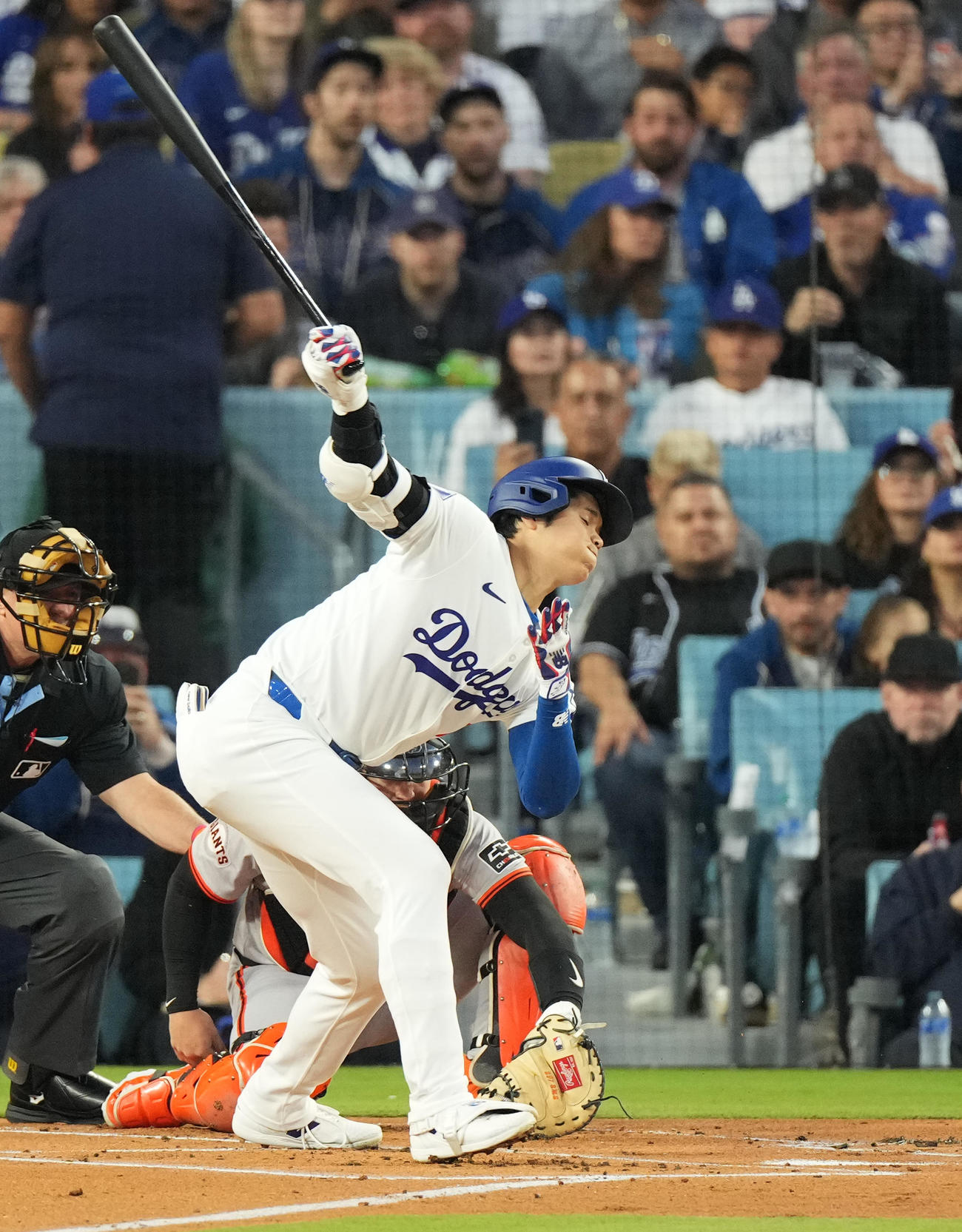 ドジャース対ジャイアンツ　1回裏ドジャース無死一塁、空振りの三振に倒れる大谷（撮影・菅敏）