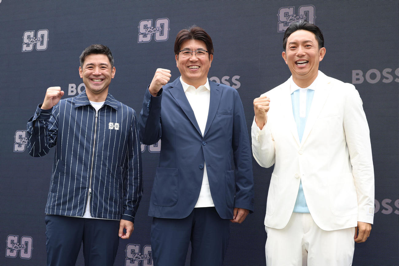 BOSS X SHOHEI OHTANI CAPSULE COLLECTION　＆　POP UP STORE LAUNCH EVENTに参加した、左からヒューゴ　ボス　ジャパン比留間育洋社長、石橋貴明、川崎宗則（撮影・中島郁夫）