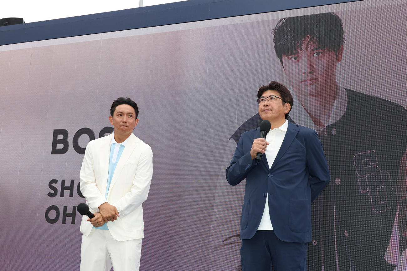 BOSS X SHOHEI OHTANI CAPSULE COLLECTION　＆　POP UP STORE LAUNCH EVENTに参加した川崎宗則（左）と石橋貴明（撮影・中島郁夫）
