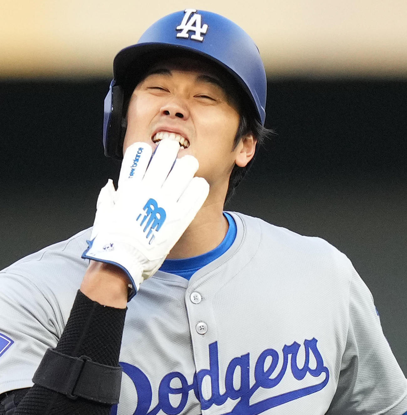 ツインズ対ドジャース　3回、二塁残塁に終わり、悔しそうな表情を見せる大谷（撮影・菅敏）