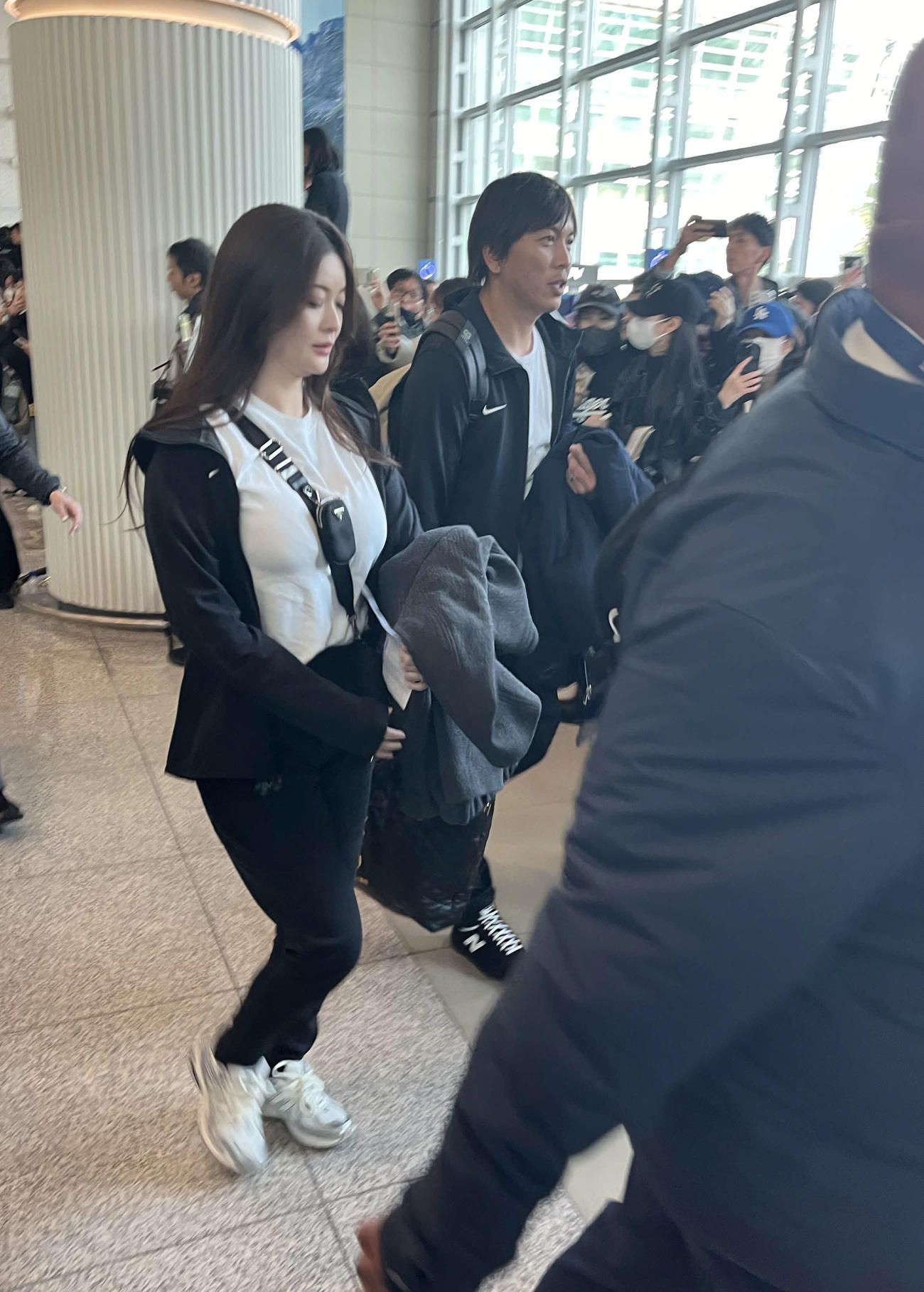 韓国の仁川国際空港に到着した水原一平容疑者＝2024年3月15日