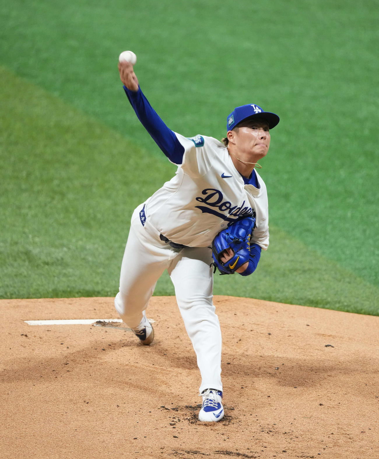 ドジャース対パドレス　1回表、力投するドジャース先発の山本（2024年3月21日撮影）