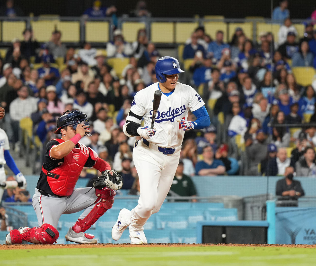 ドジャース対ナショナルズ　4回裏ドジャース2死一、三塁、ニゴロに倒れる大谷（撮影・菅敏）