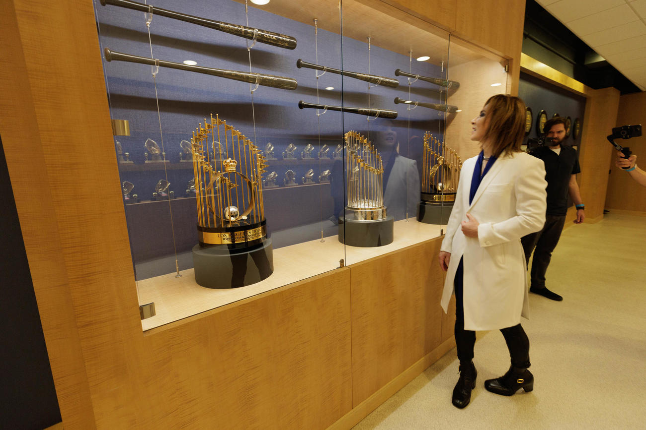 ドジャース対ナショナルズ　ドジャースタジアムを見学して回るYOSHIKI