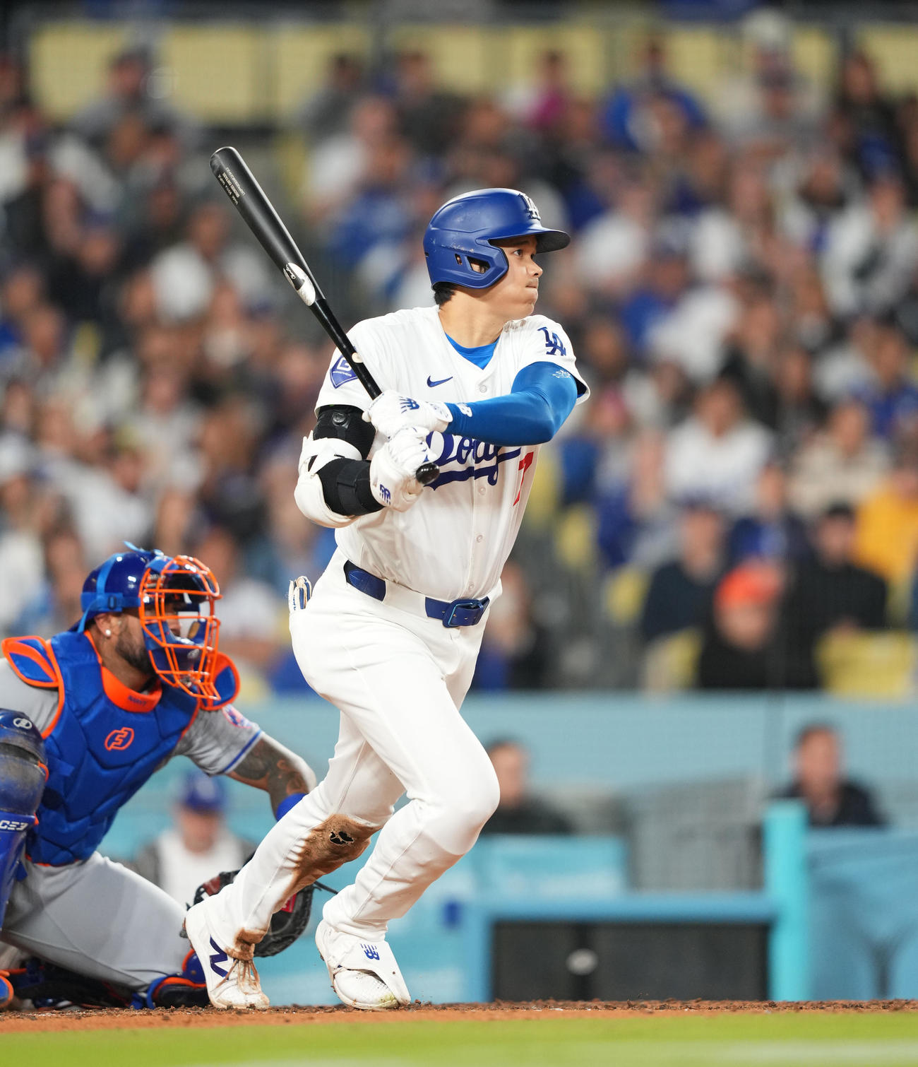 ドジャース対メッツ5回裏ドジャース2死一、二塁、右適時打を放つ大谷（撮影・菅敏）
