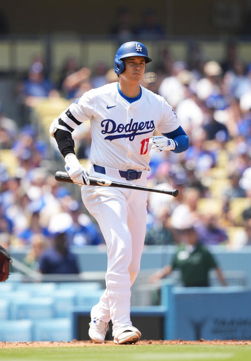 ドジャース対メッツ1回裏ドジャース無死二塁、四球を選ぶ大谷（撮影・菅敏）