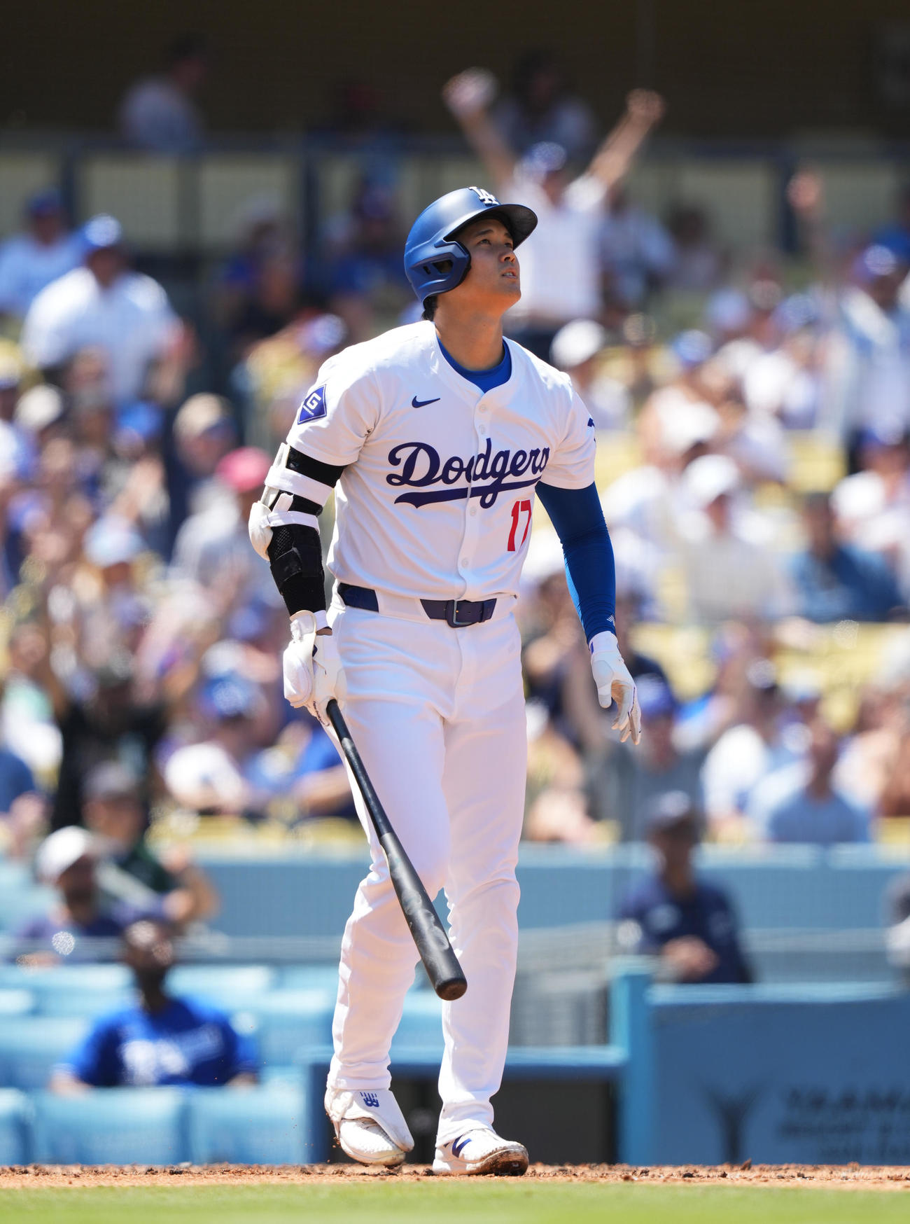 ドジャース対メッツ　3回裏ドジャース1死一塁、右越えに通算176号2点本塁打を放つ大谷（撮影・菅敏）