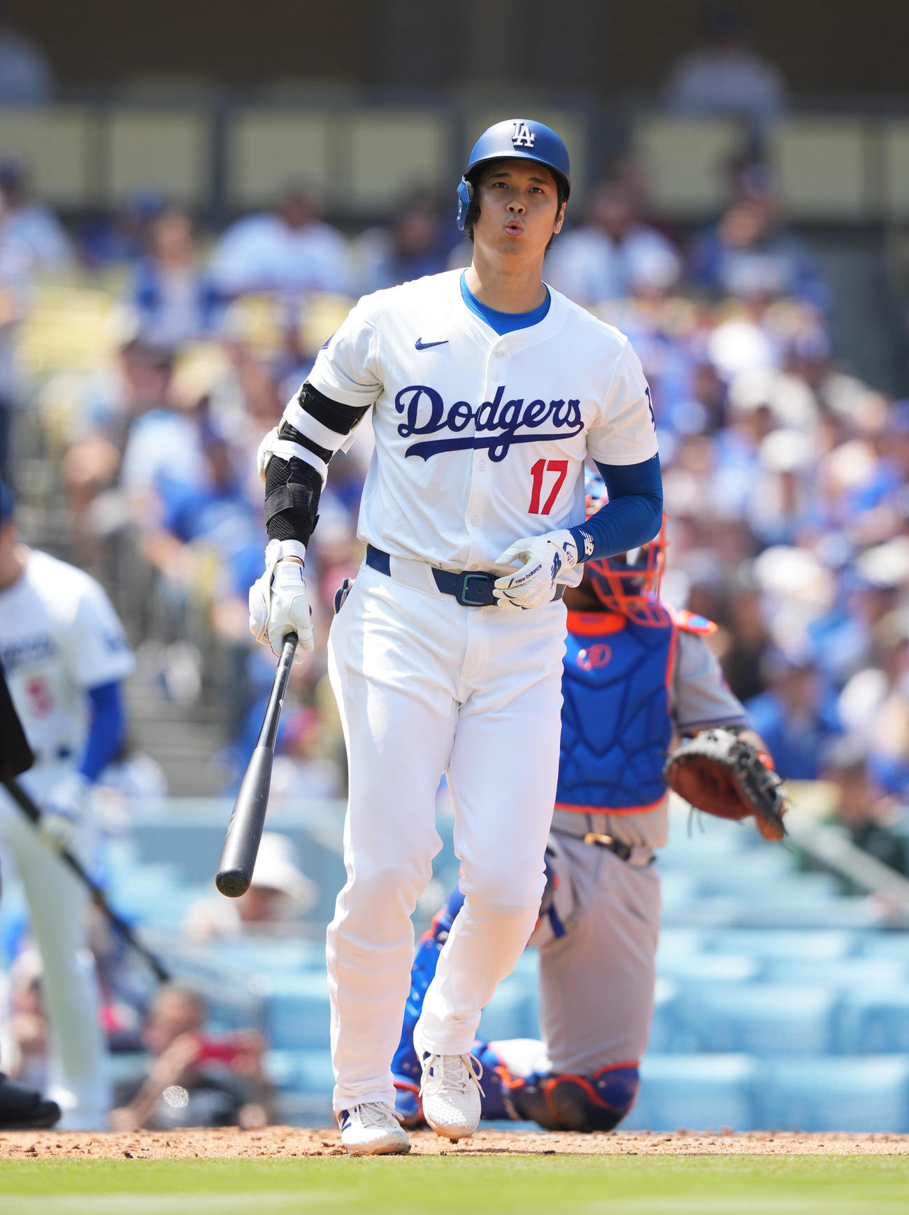 ドジャース対メッツ　2回裏ドジャース2死二塁、四球を選ぶ大谷（撮影・菅敏）