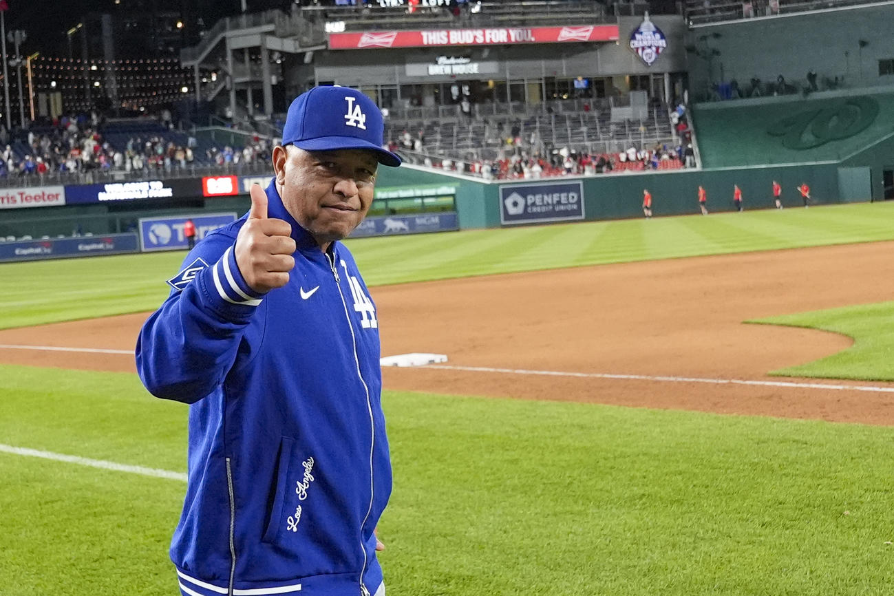 ナショナルズに快勝したドジャース・ロバーツ監督（AP）