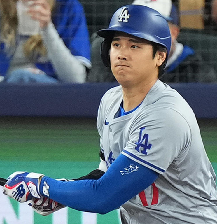 ブルージェイズ対ドジャース　2回表ドジャース2死一、三塁、菊池から右適時打を放つ大谷（撮影・菅敏）