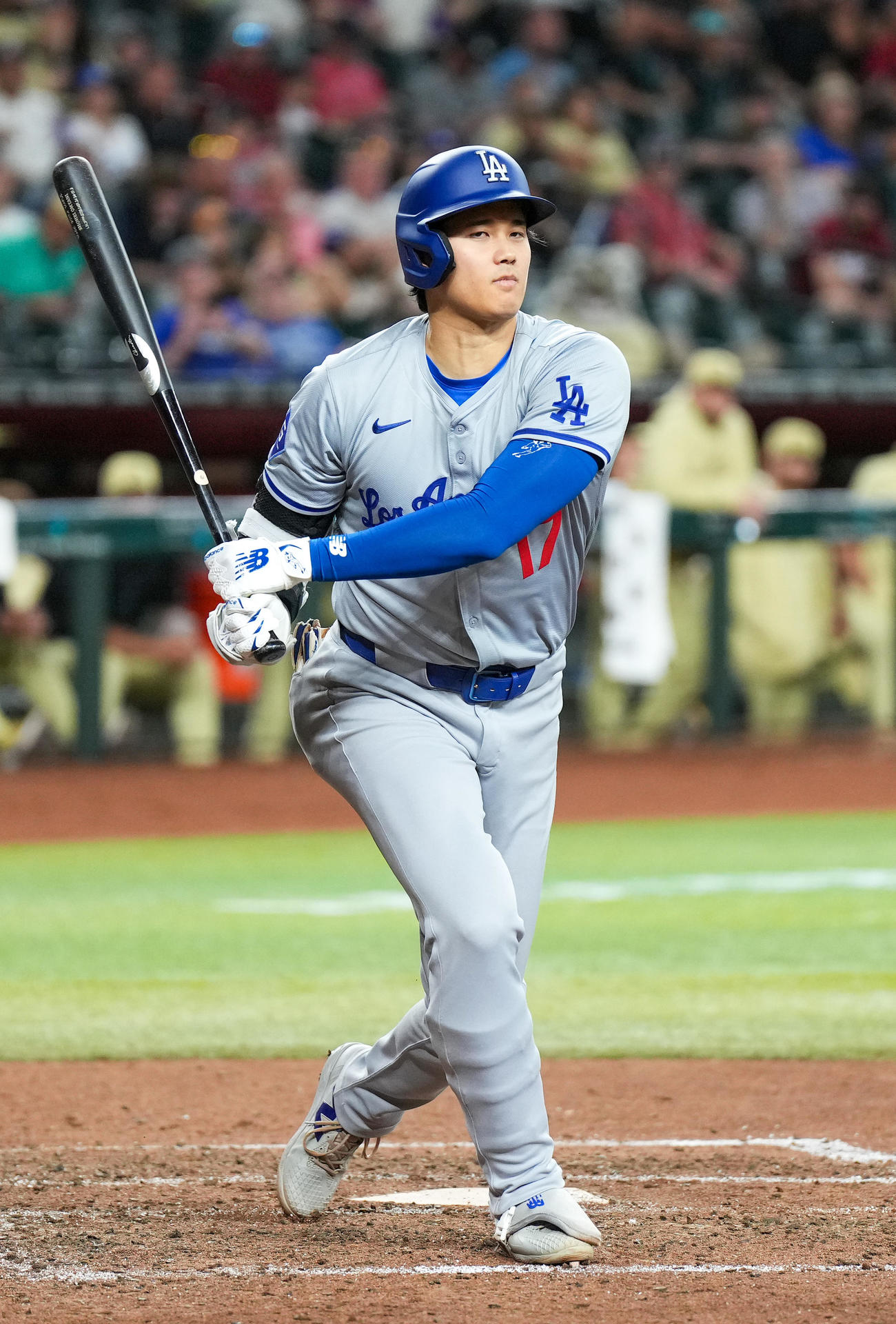 ダイヤモンドバックス対ドジャース　7回表ドジャース2死、空振りの三振に倒れる大谷（撮影・菅敏）