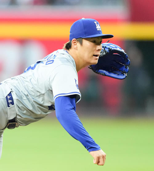 ダイヤモンドバックス対ドジャース　ドジャース先発の山本（撮影・菅敏）