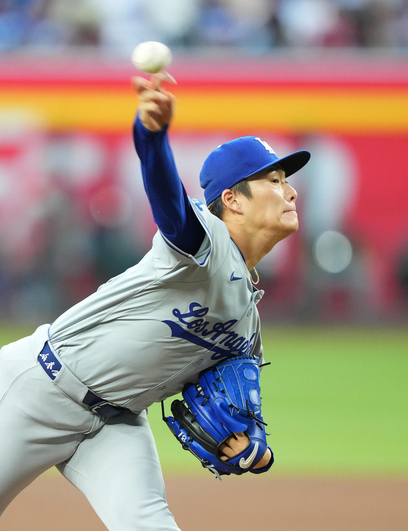 ダイヤモンドバックス対ドジャース　ドジャース先発の山本（撮影・菅敏）