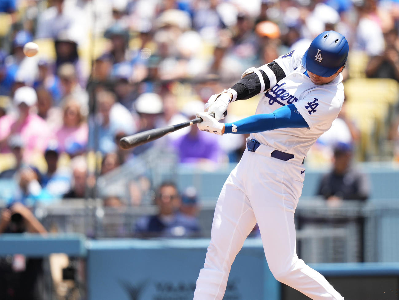 ドジャース対ブレーブス　1回裏ドジャース無死一塁、先制の9号2点本塁打を放つ大谷