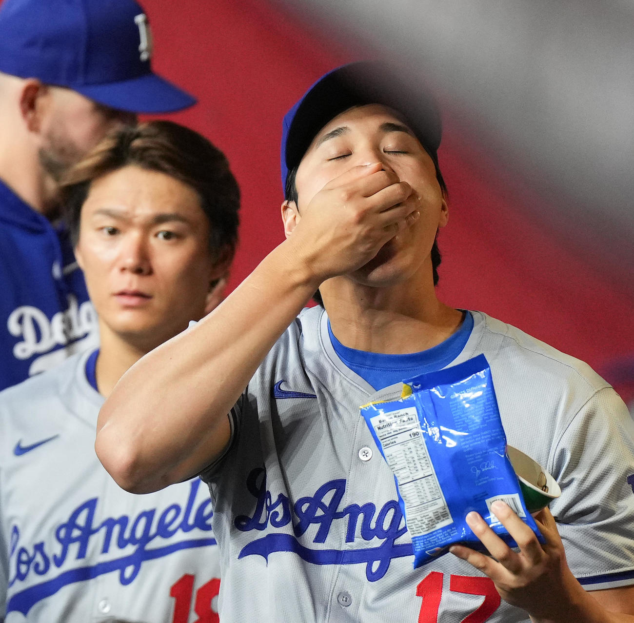 スライドショー】大谷翔平が今季初の完全休養 リラックスしてヒマワリ