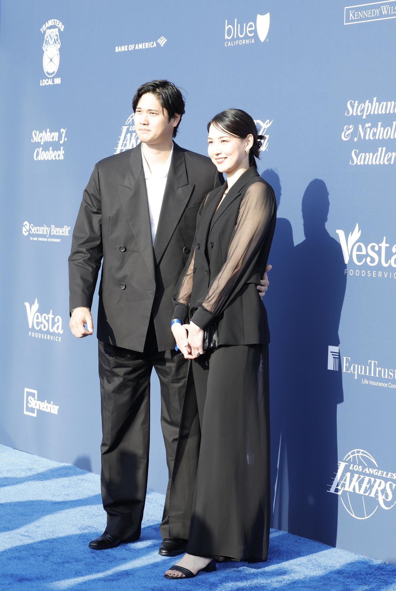 球団オーナーグループ主催のチャリティーイベントに参加したドジャース大谷と真美子夫人（代表撮影）