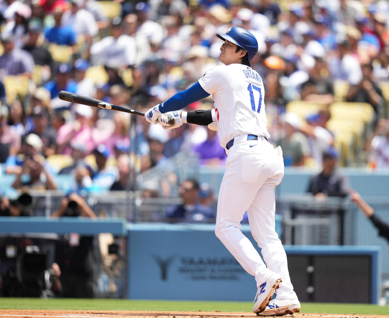 ドジャース対ブレーブス　1回裏ドジャース無死一塁、先制の9号2点本塁打を放つ大谷