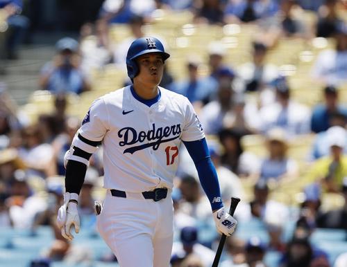 ドジャース対マーリンズ　1回裏ドジャース1死、見逃し三振に倒れベンチに戻るドジャース大谷翔平（撮影・藤尾明華）
