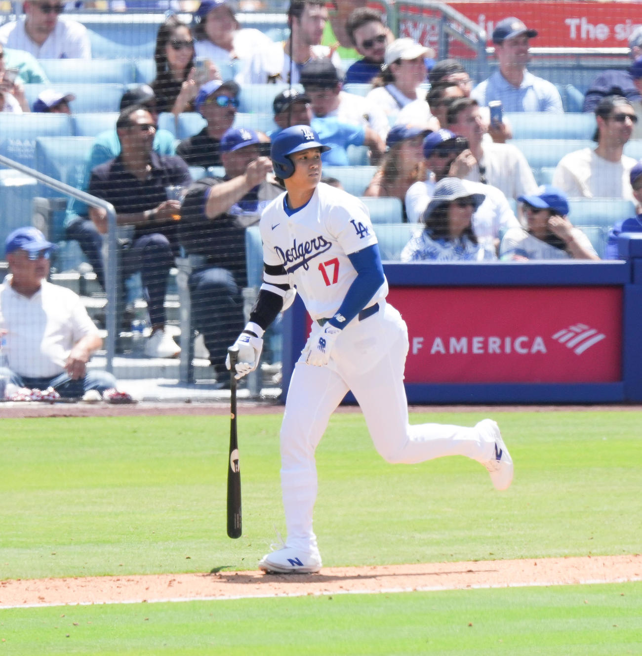 ドジャース対マーリンズ　8回裏ドジャース1死一塁、左邪飛に倒れる大谷（撮影・菅敏）